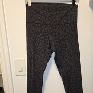 Lululemon Aligh High-Rise Pant II 25" Nulu Formation Camo Deep Coal Multi 8 EUC